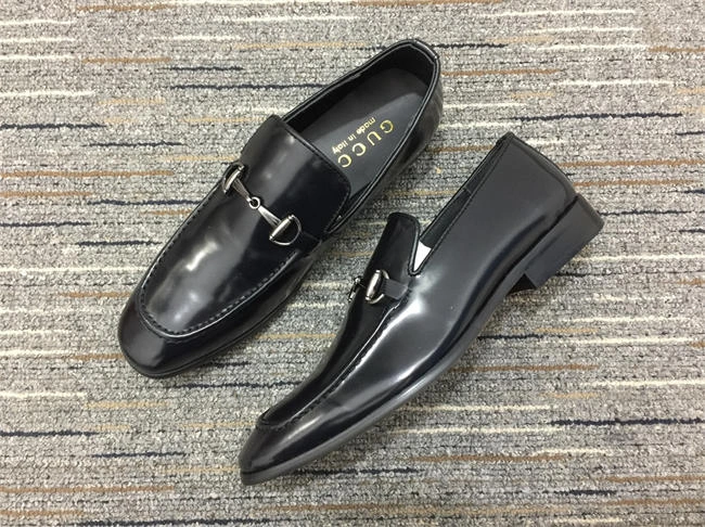 G*u*i loafer trendsetting 321