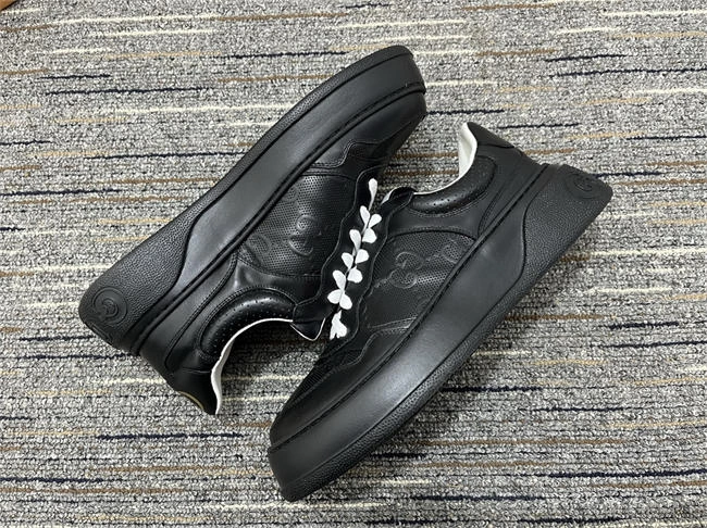 breathable G*u*i low top sneaker 554