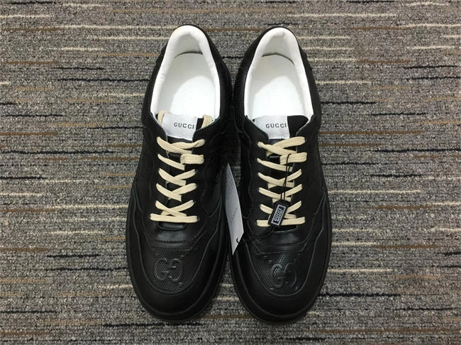 G*u*i low top sneaker snug 553