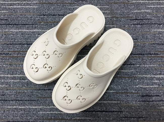 freshlook G*u*i slide 402