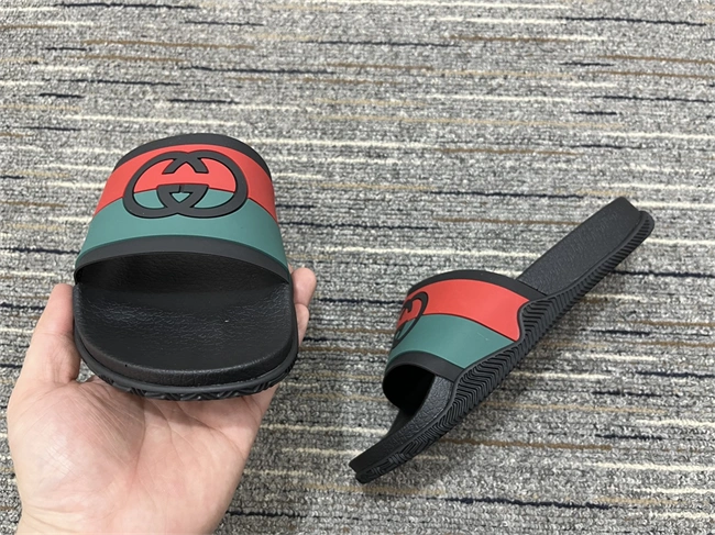 G*u*i slide casual 419