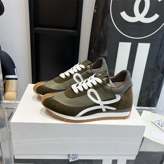 UrbanChic Loewe Sneaker 2475