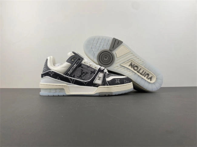 freshlook l0vis Vvtt0n lv trainer 1652