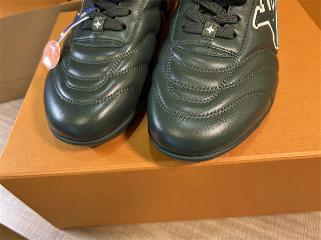 l0vis Vvtt0n sleek 1667