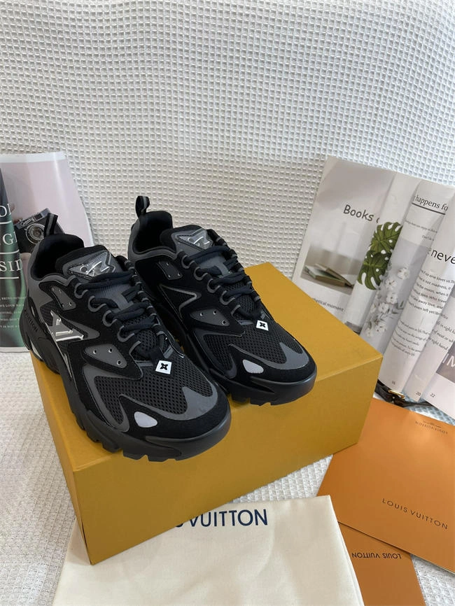 UrbanChic Lv Runner Sneaker 2026