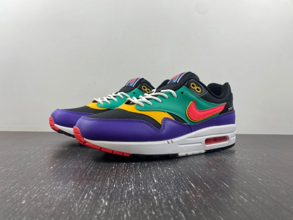 Nike Air Max 1Windbreaker  AO1021- WeatherProof 5173