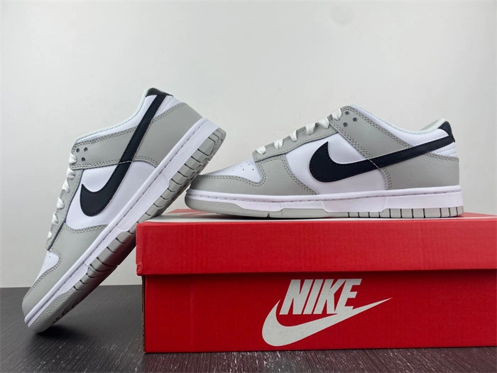 Contemporary Nike Dunk Low SE 4661