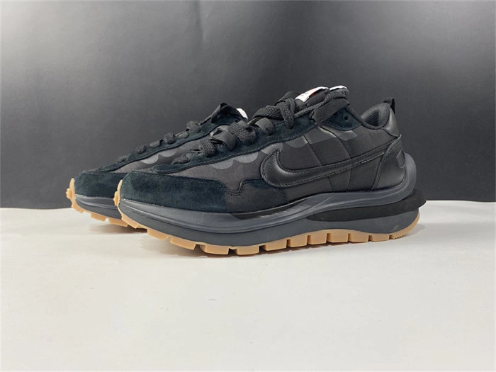 Resilient Nike Vaporwaffle sacai Black Gum DD1875- 5235