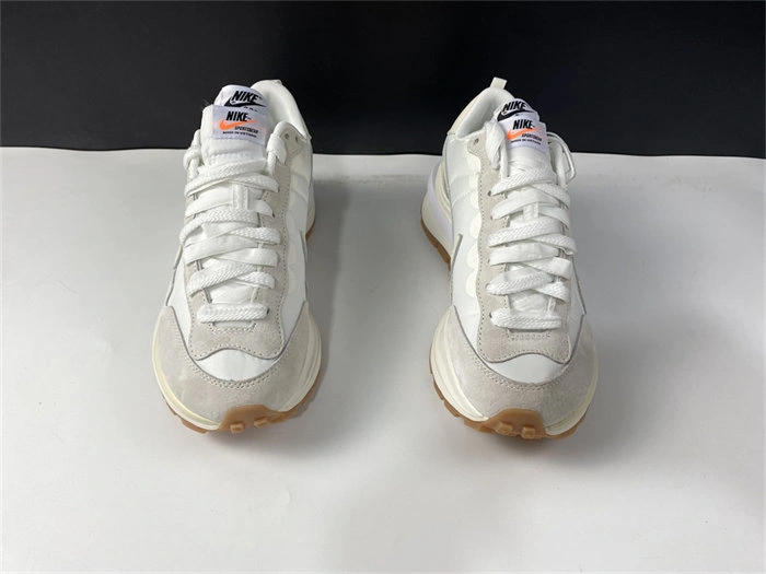 ComfortFit Nike Vaporwaffle sacai Sail Gum DD1875- 5234