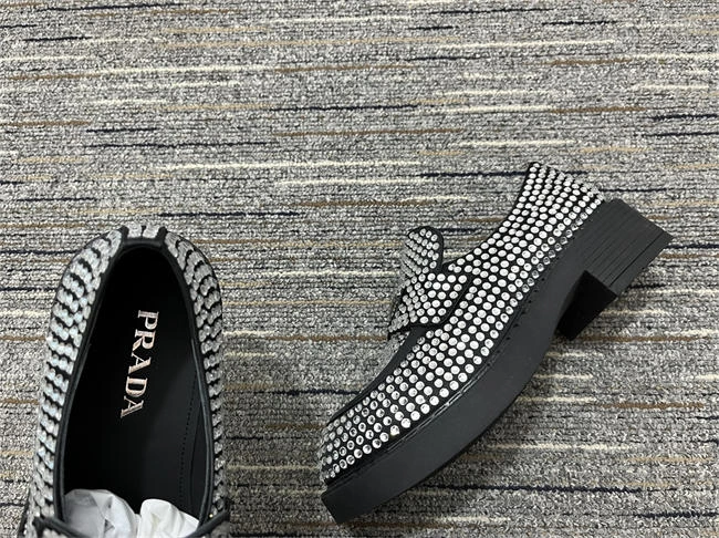 neat Pra*a loafer women 3341