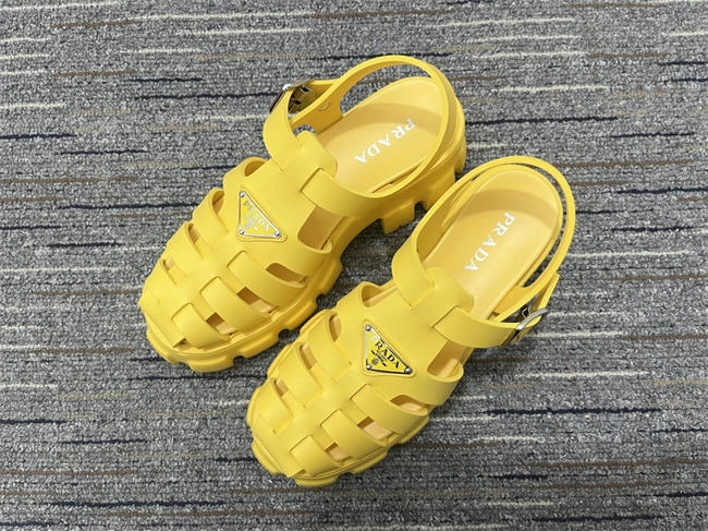 stylish Pra*a slipper 3350